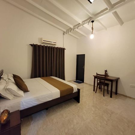 The Empyrean Airport Transit Hotel Katunayaka Exterior foto
