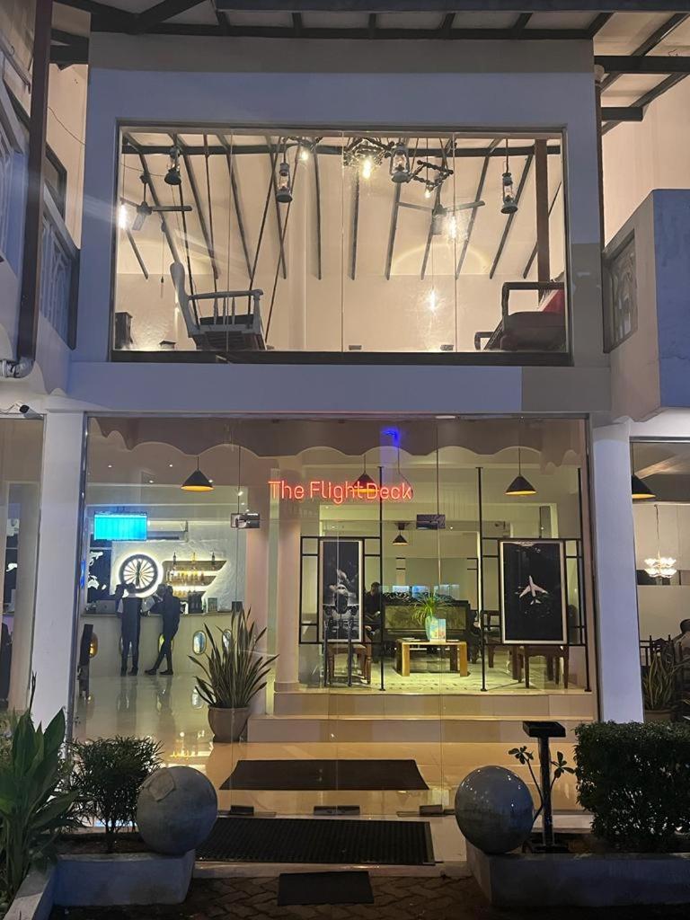 The Empyrean Airport Transit Hotel Katunayaka Exterior foto