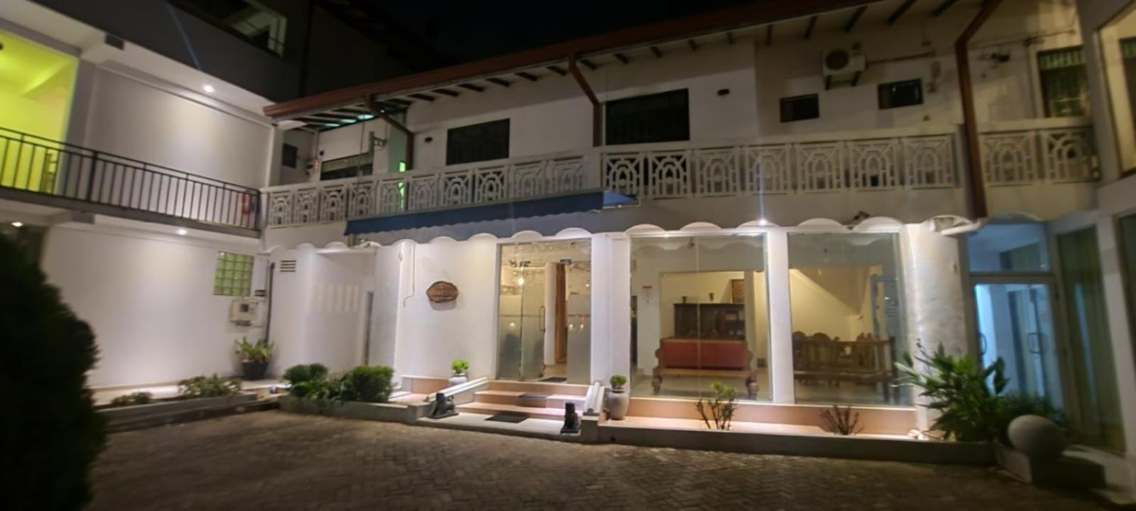 The Empyrean Airport Transit Hotel Katunayaka Exterior foto