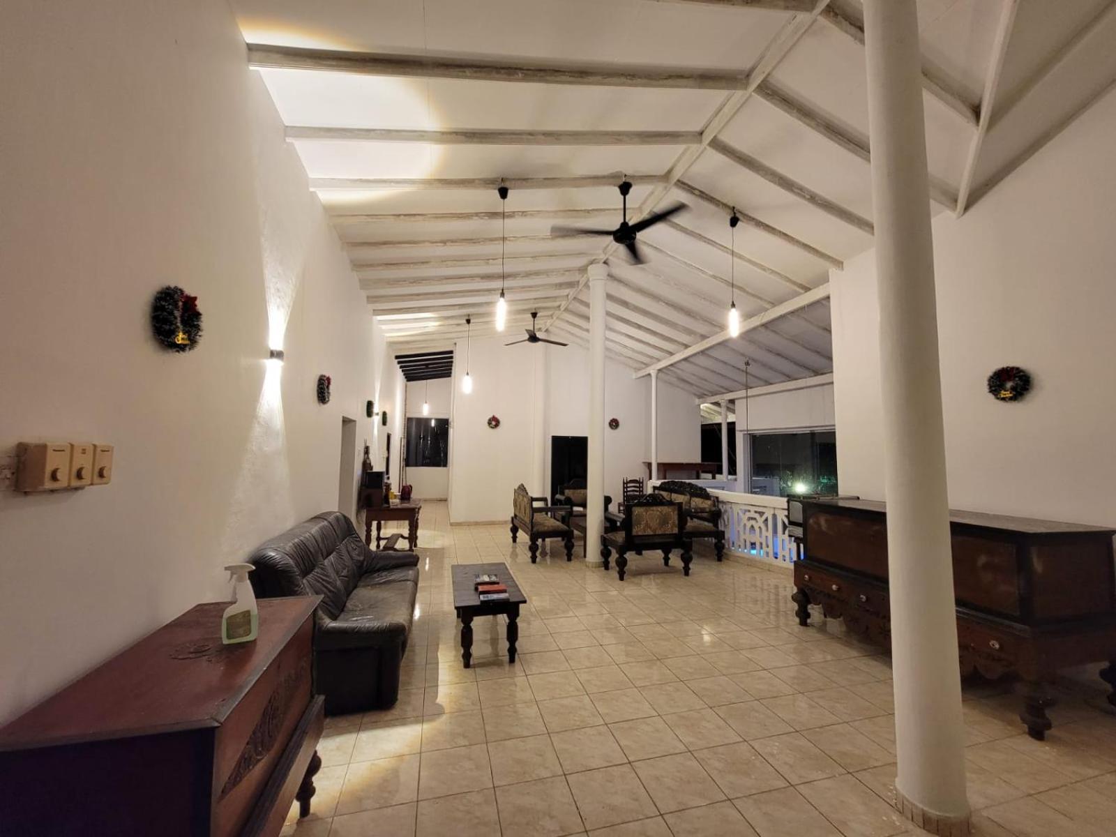 The Empyrean Airport Transit Hotel Katunayaka Exterior foto