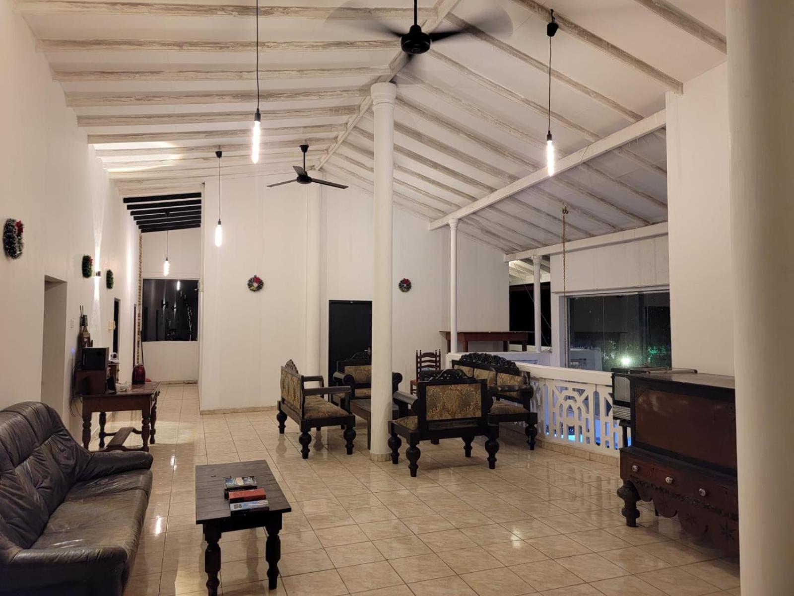 The Empyrean Airport Transit Hotel Katunayaka Exterior foto